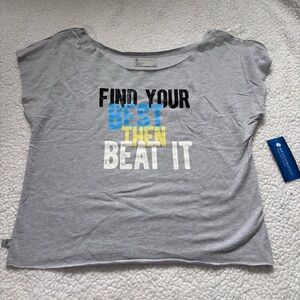 ⭐️⭐️⭐️NWT Beachbody Light Gray Graphic T-Shirt size Large